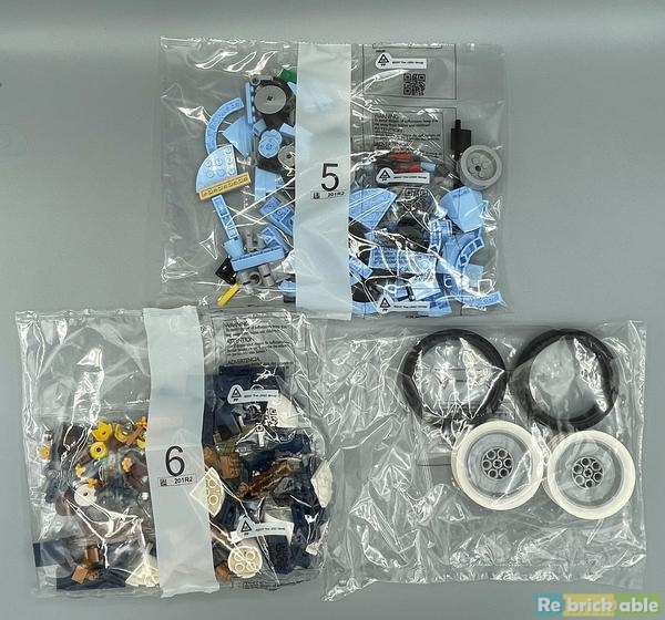 Review: 10298-1 - Vespa 125  Rebrickable - Build with LEGO