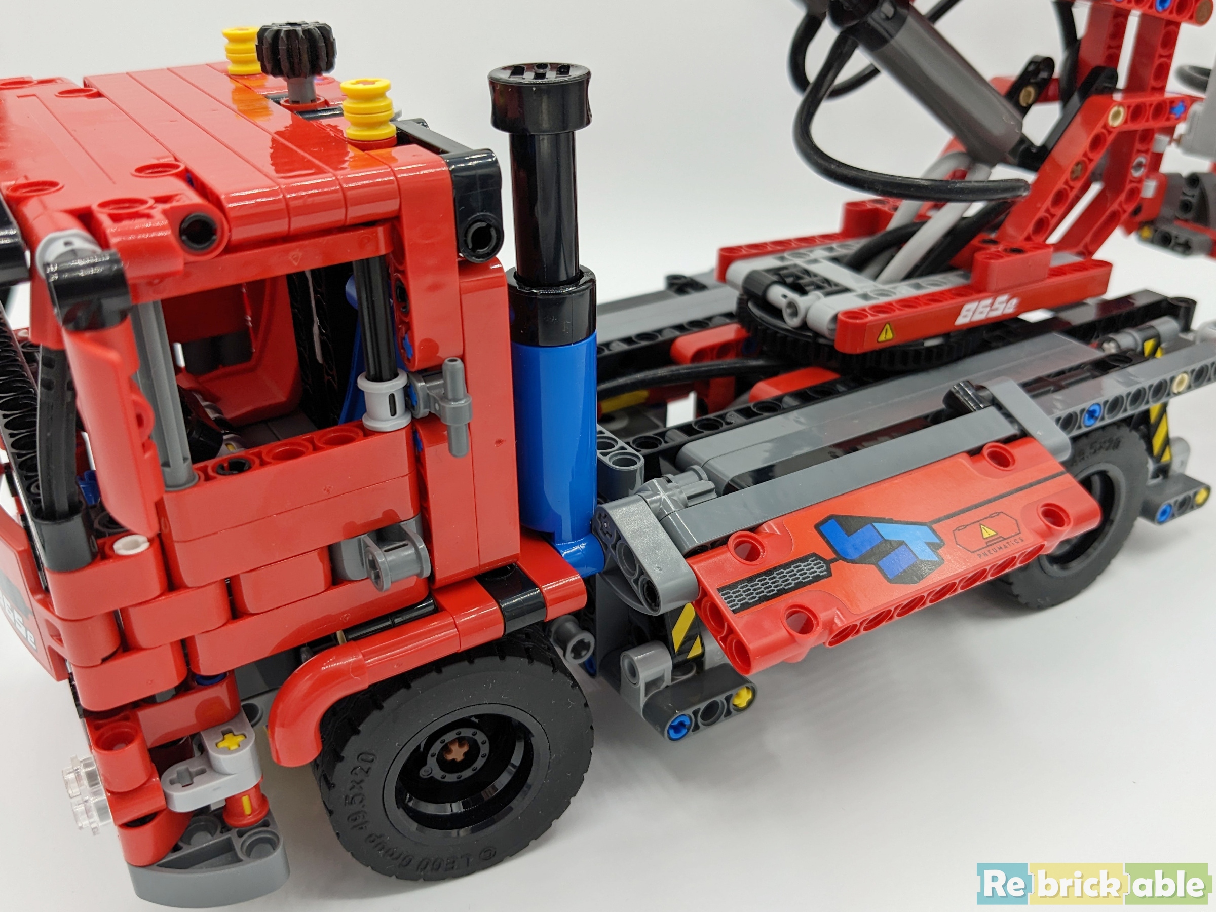 MOC Review: MOC-120859 - Cherry Picker - 42144 B Model