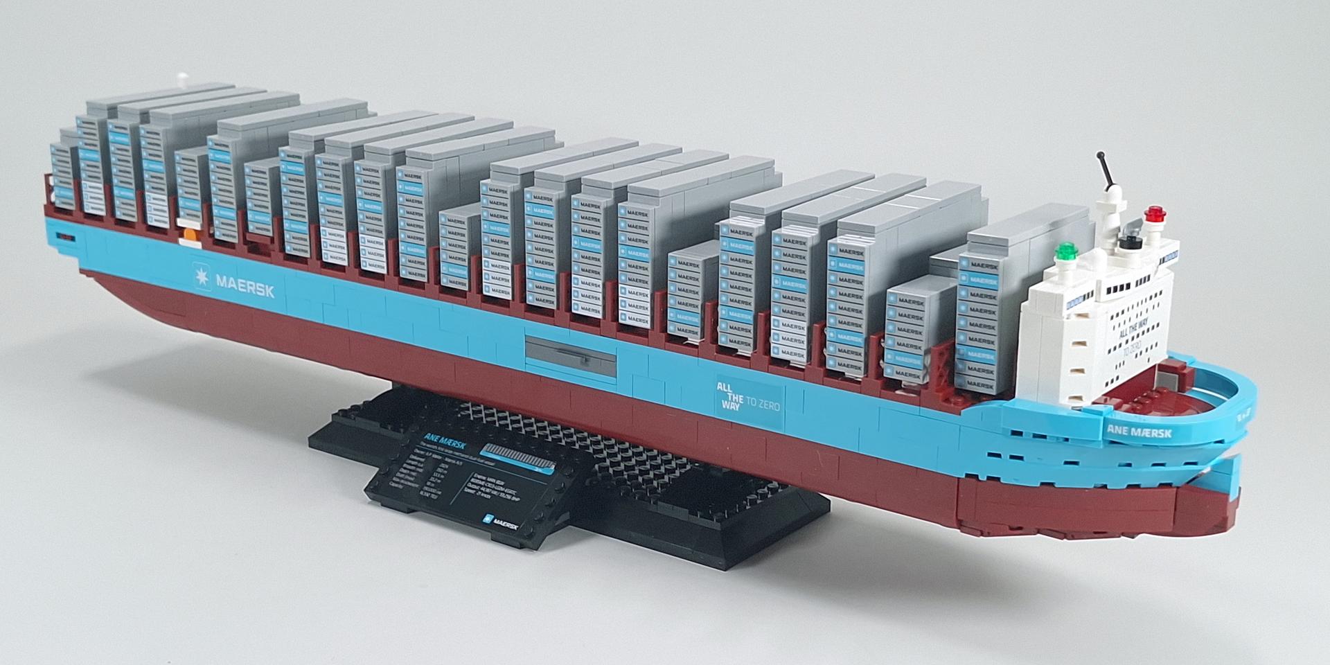 Review: 40955-1 - Maersk Dual-Fuel Container Vessel