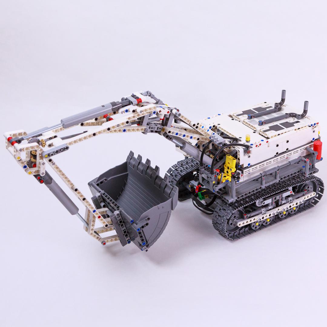 Motorized Excavator (42100 c-model)