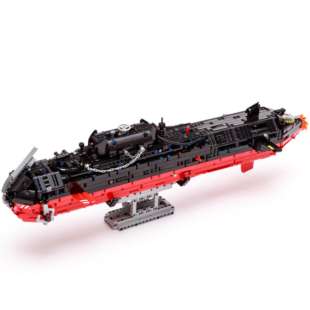 Submarine (42082 Rough Terrain Crane c-model)