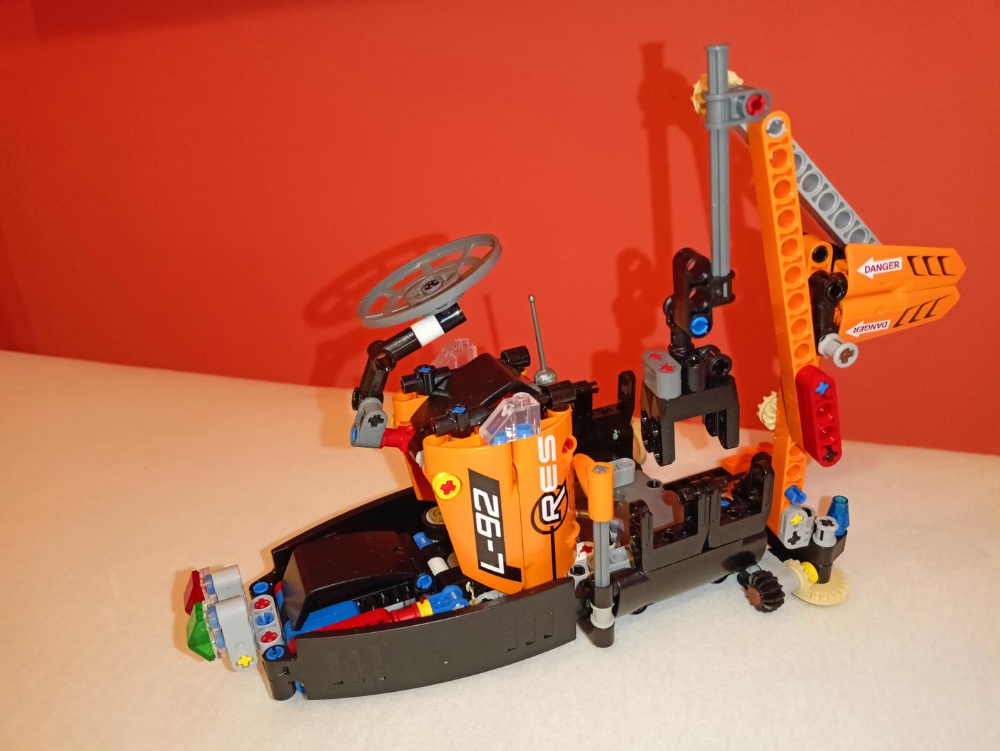 42120 Ocean Exploration Team: Research Vessel (2/2) [series: 