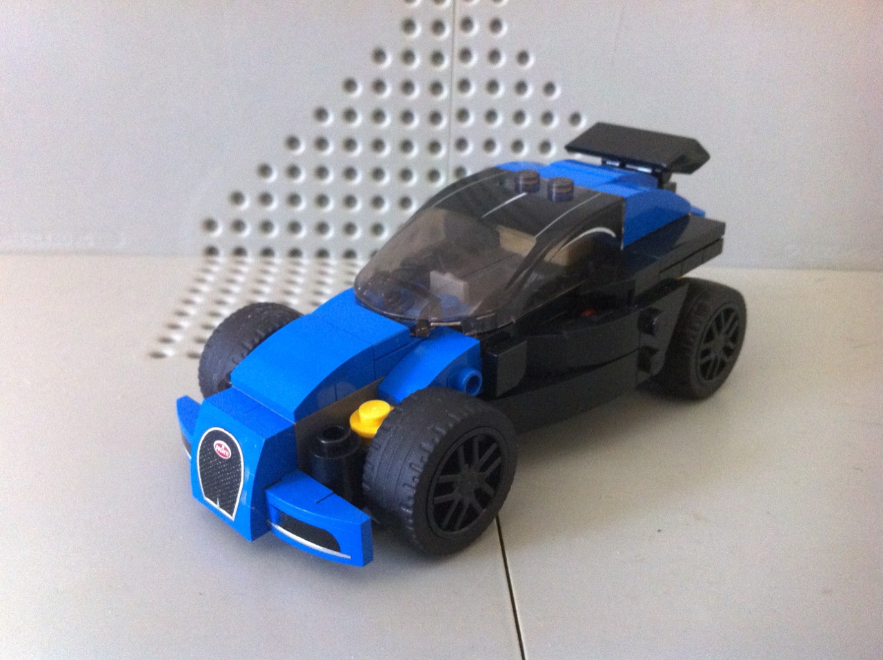 75878 Bugatti Concept with Suspension alternate build
