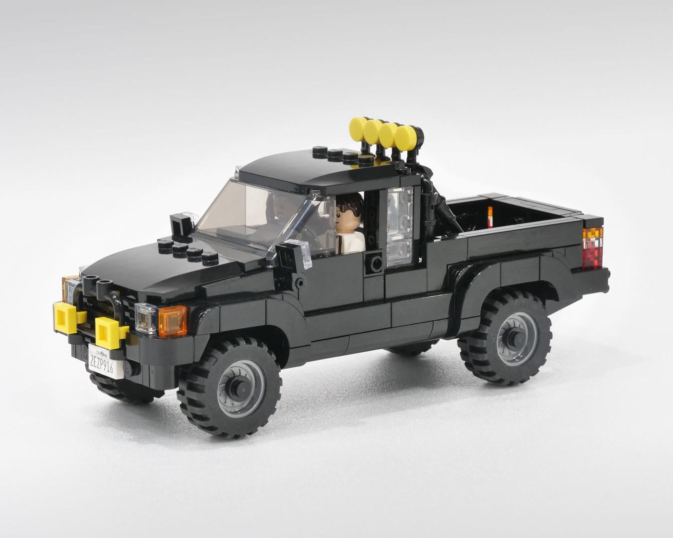 Marty McFly Toyota Hilux 4x4
