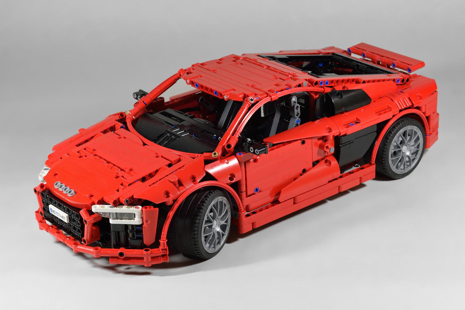 Audi R8 V10 (1:10)