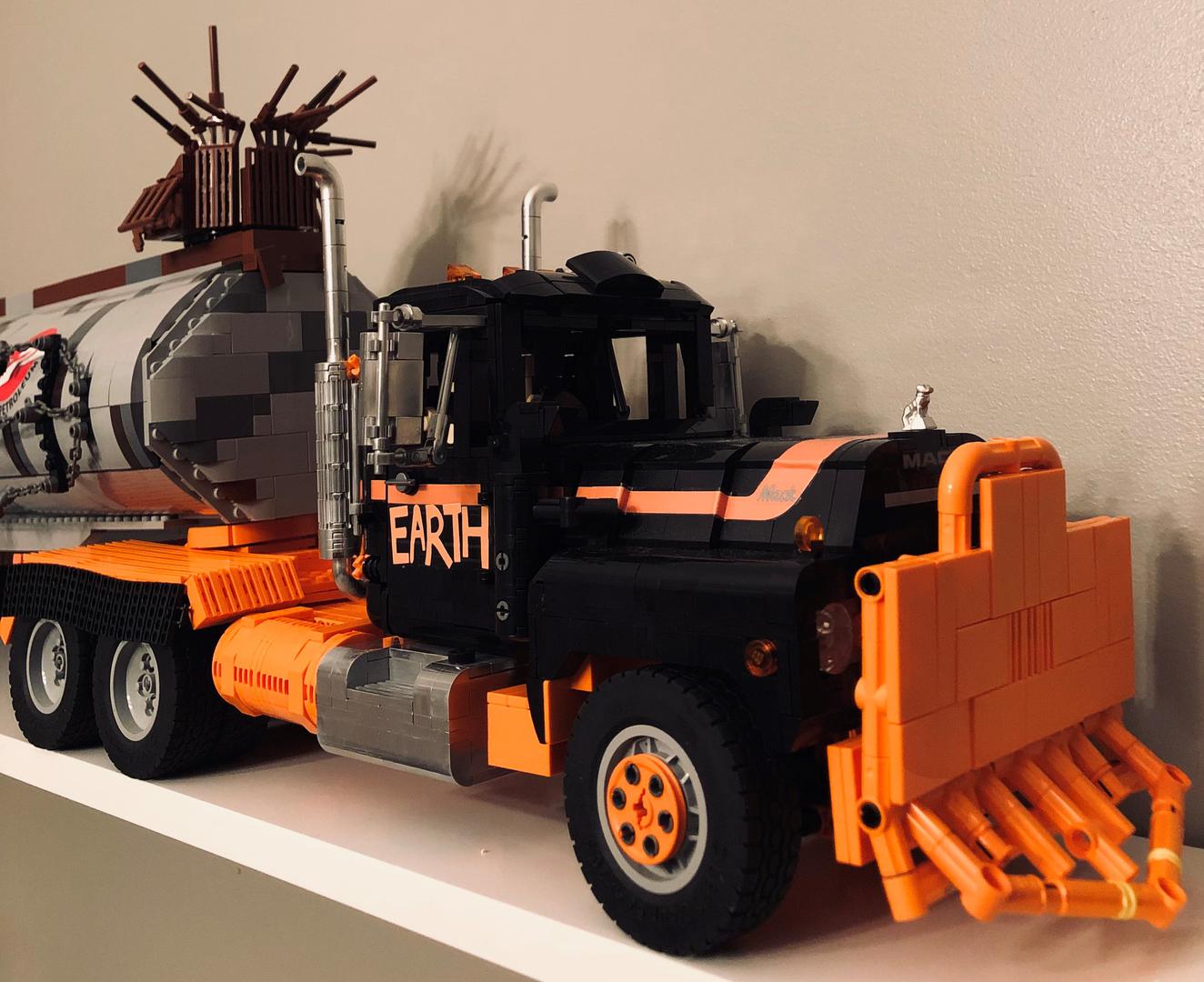 TRW Mack Petroleum Truck 1:18 scale