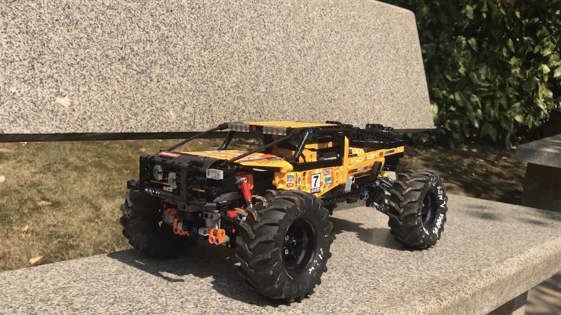 42099 b model  truck rock crawler