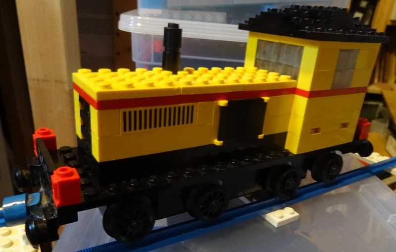 Yellow diesel-locomotive modification of 162A