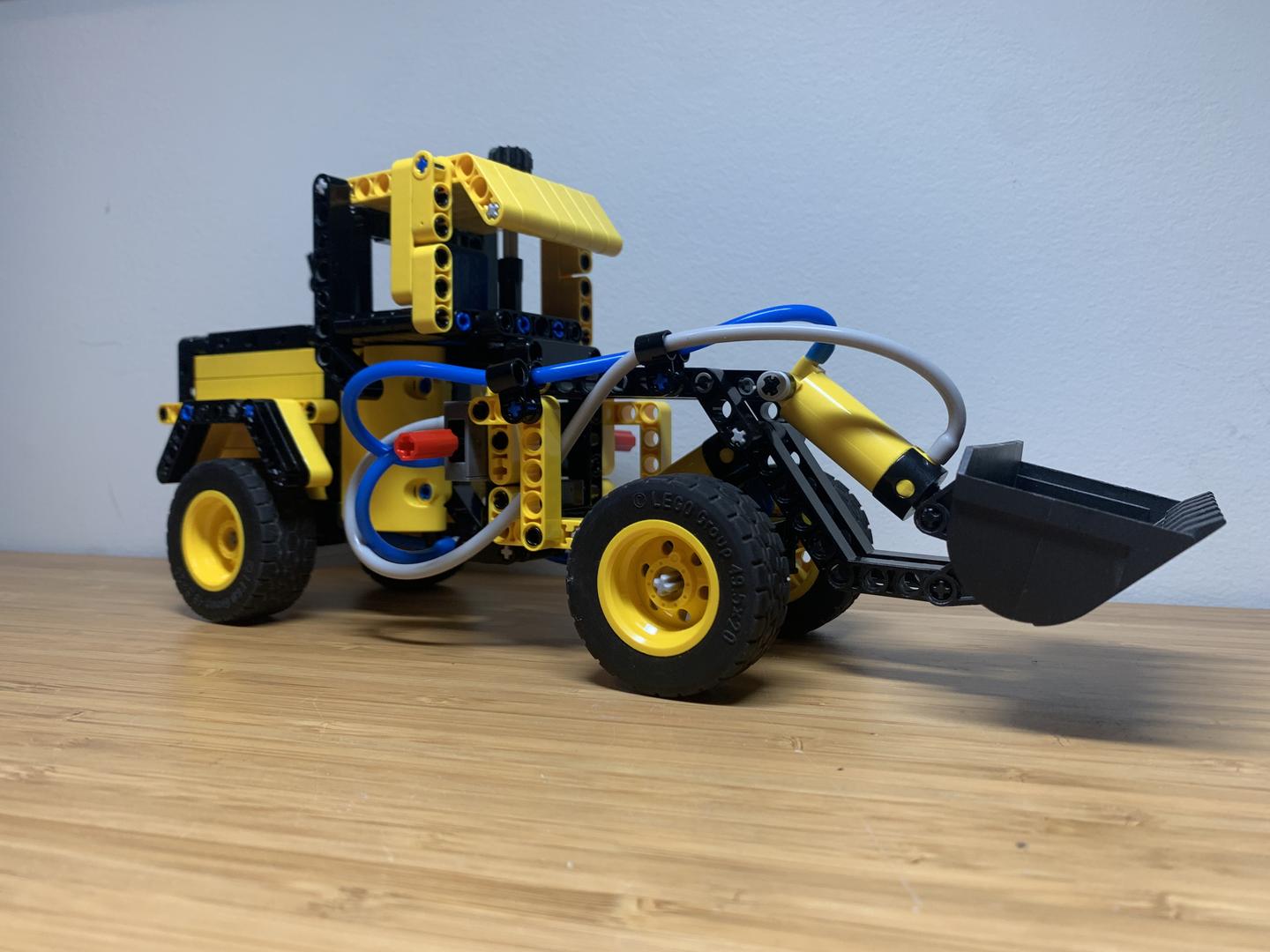 Pneumatic Front End Loader