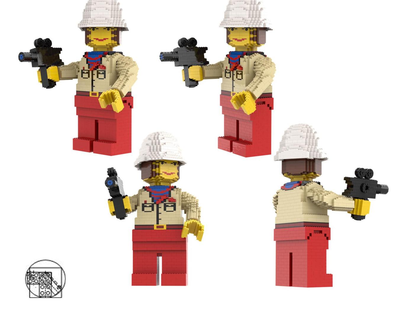 Maxi Figure photographer with video camera