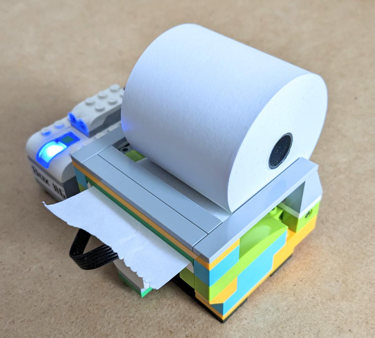 Paper dispenser - WeDo classroom project