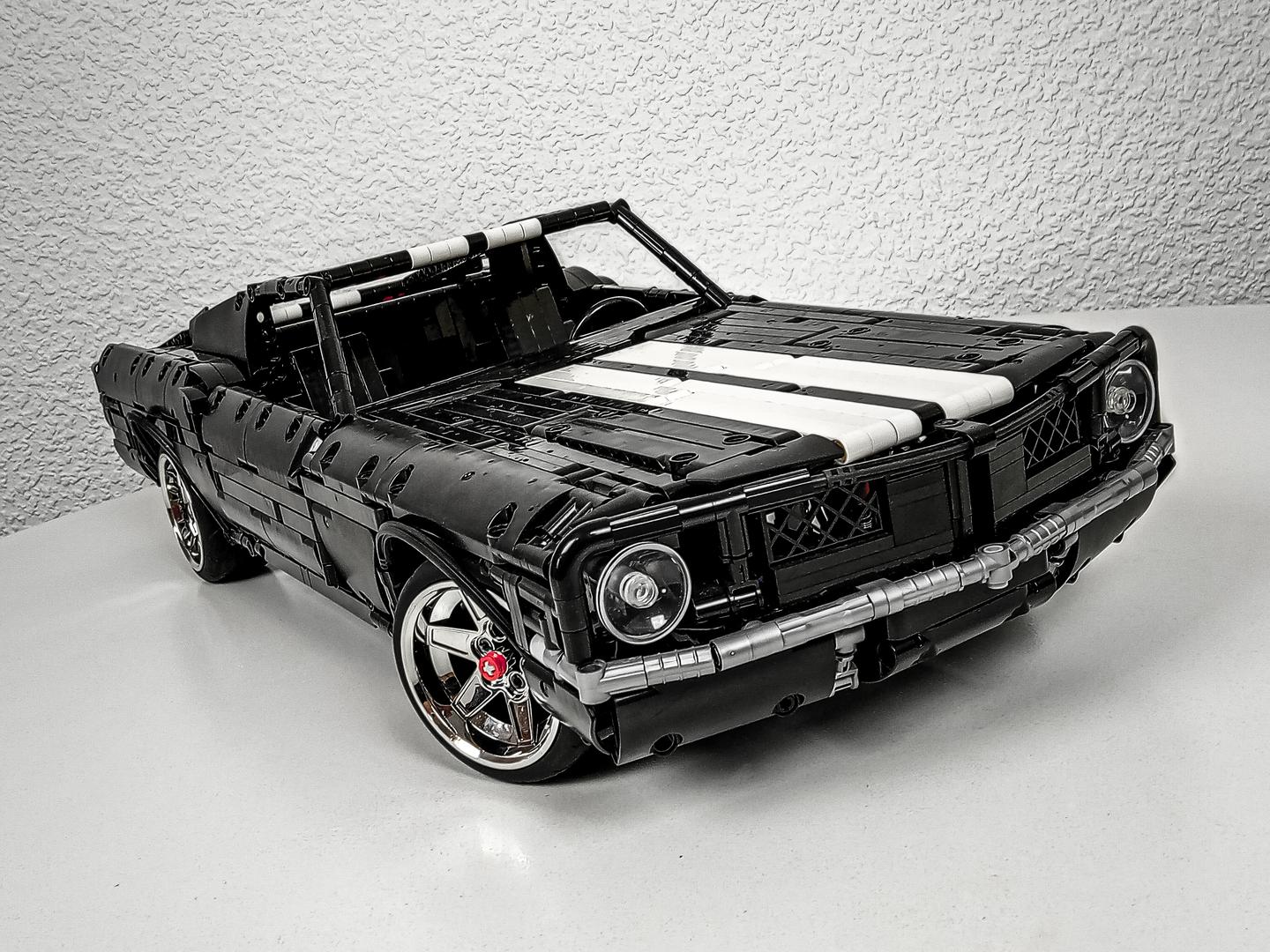 Ford Mustang Fastback 1:10