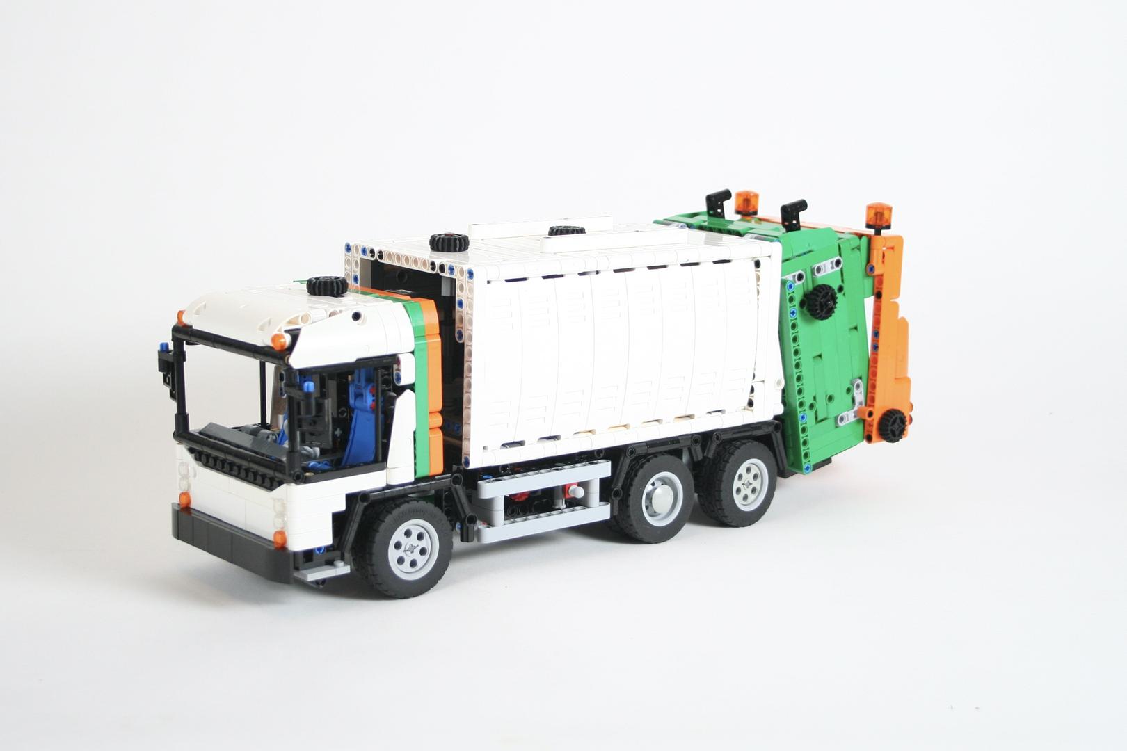 Hybrid Garbage Truck