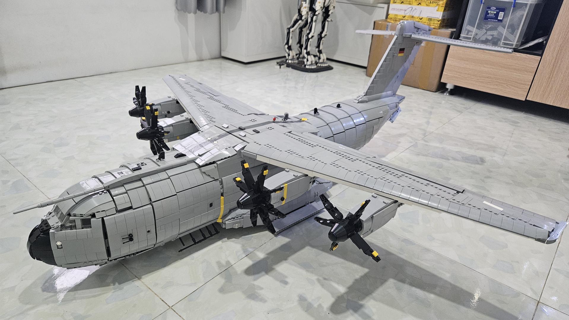 Airbus A400M Atlas ( With Power Functions )
