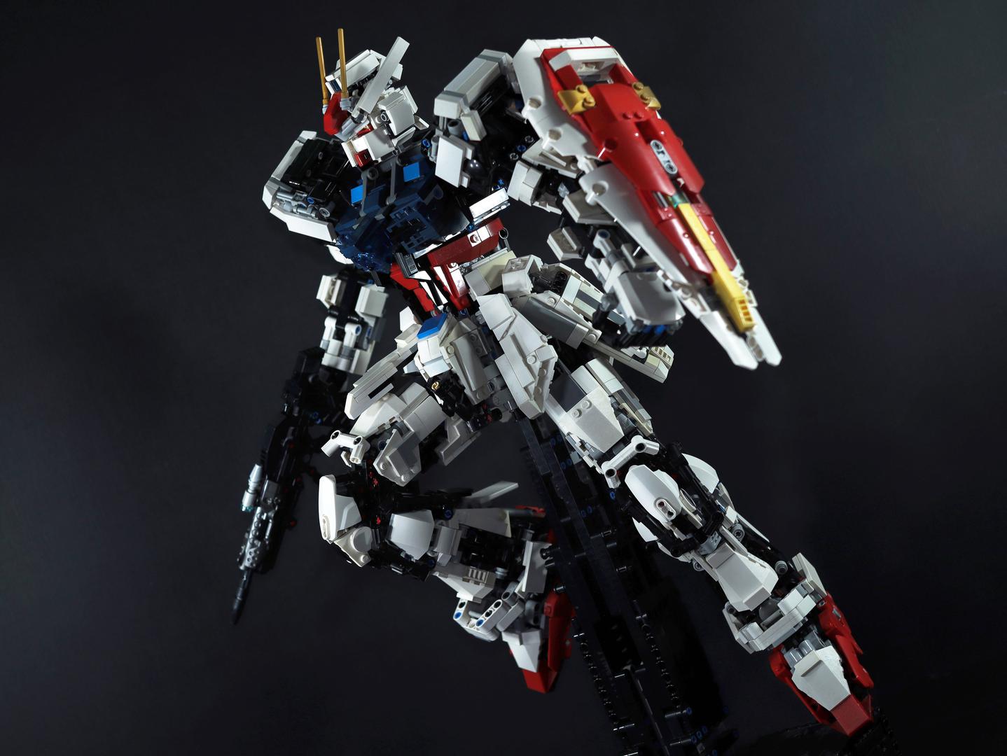 LEGO Strike Gundam GAT-X105 ( scale 1/35 )