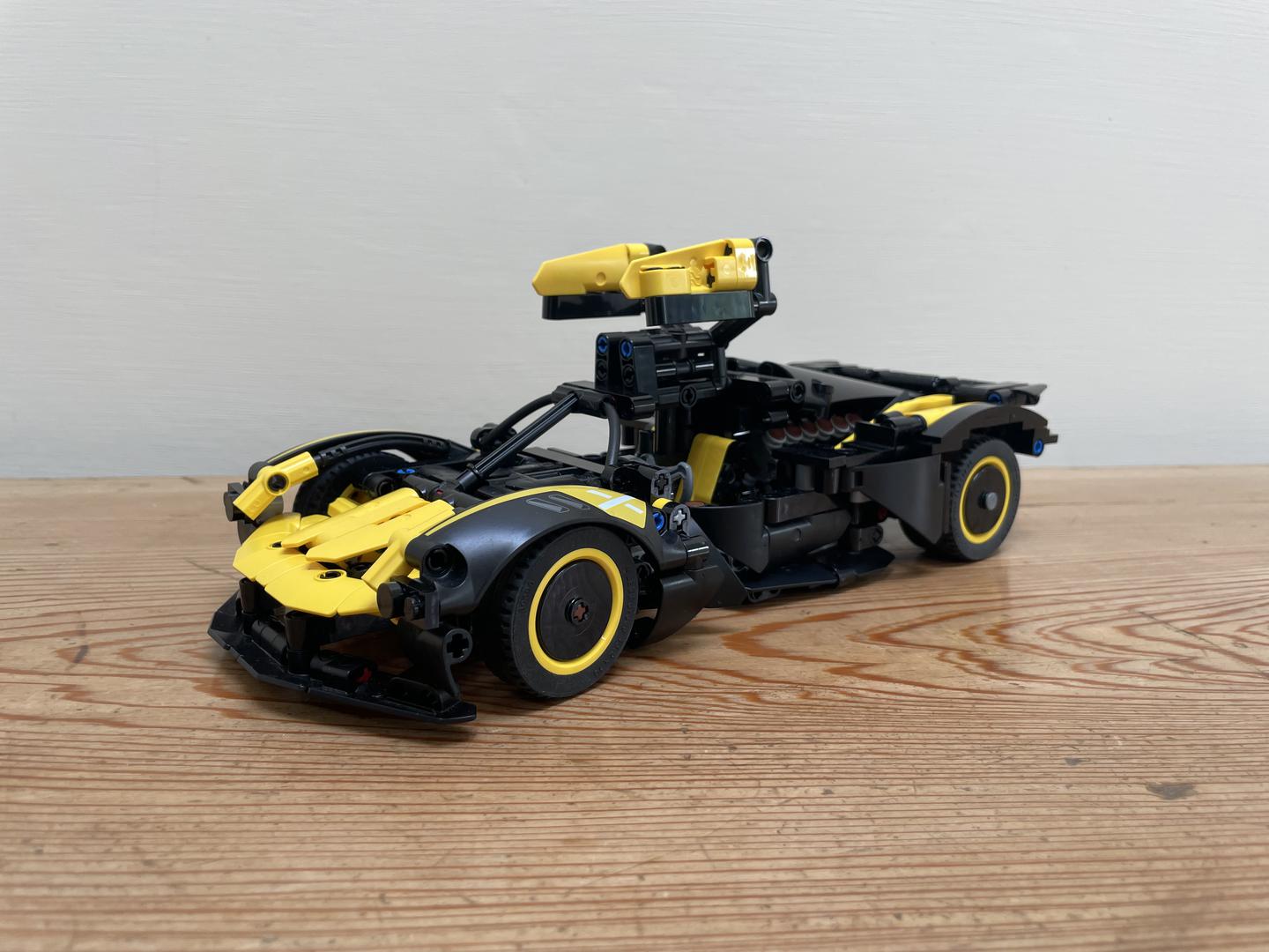 42151 Aston Martin Valkyrie