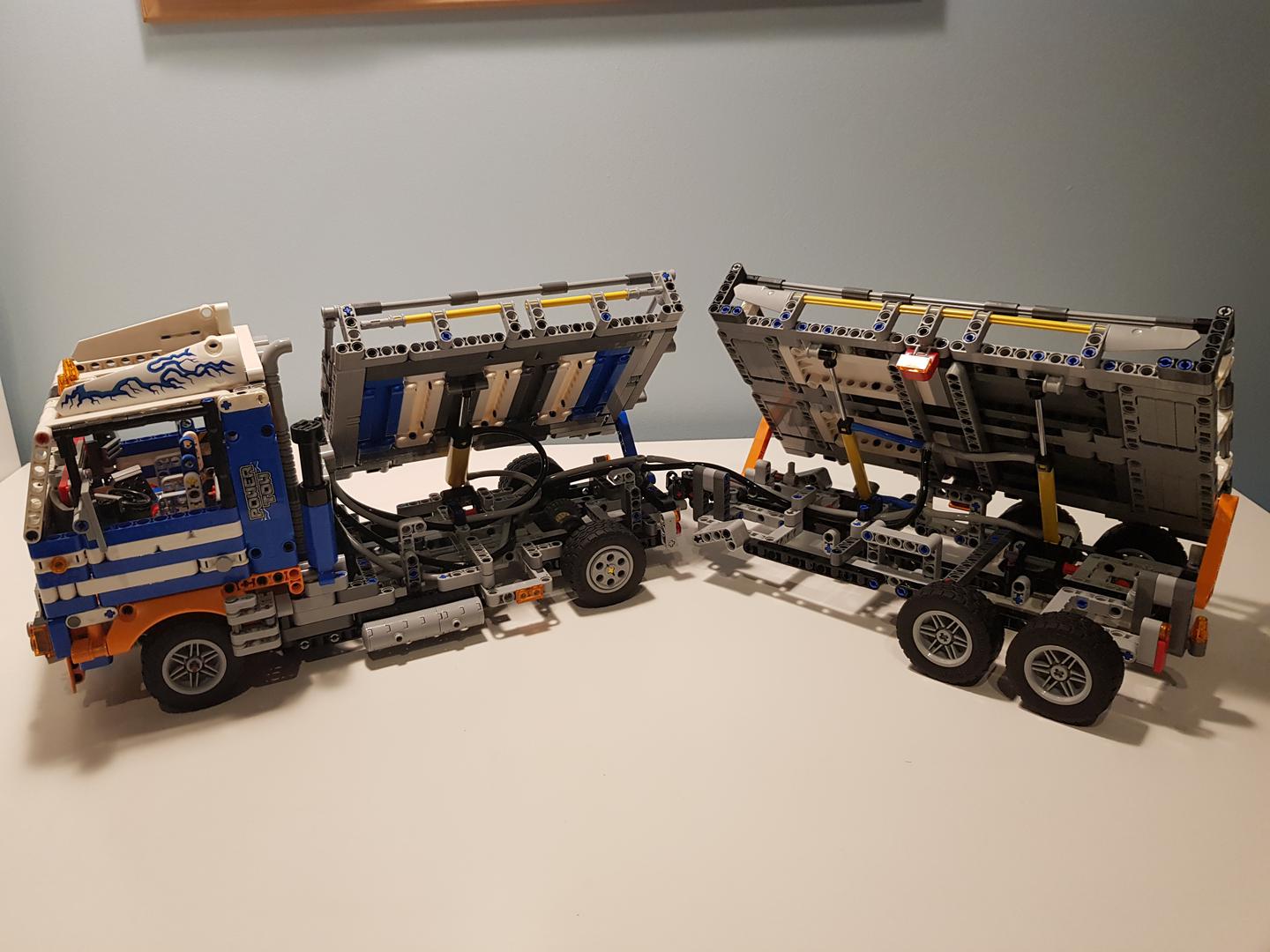42128 alt Sidedump Eurotruck with trailer