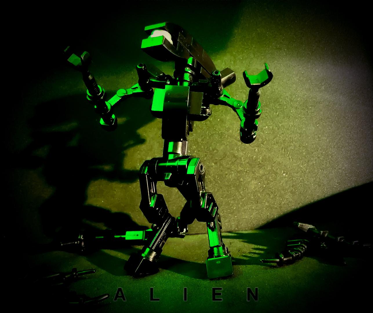 Xenomorph (Alien 1979) -Minifig Scale Build