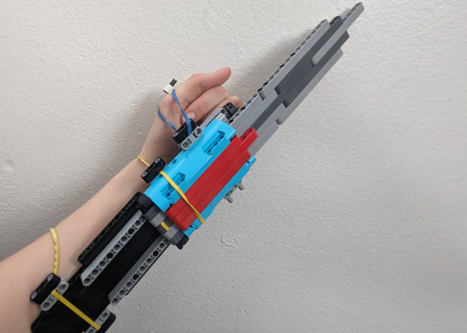 Assassins creed wrist dagger