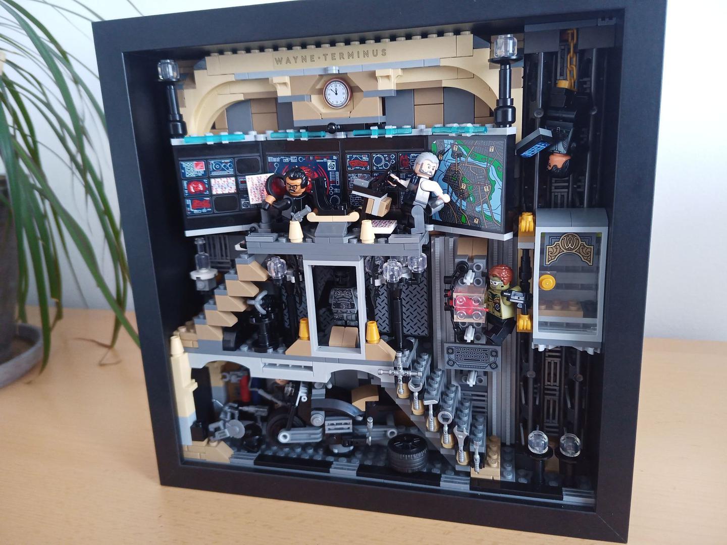 IKEA Frame version of set Batcave™: The Riddler™ Face-off (76183) alternate build