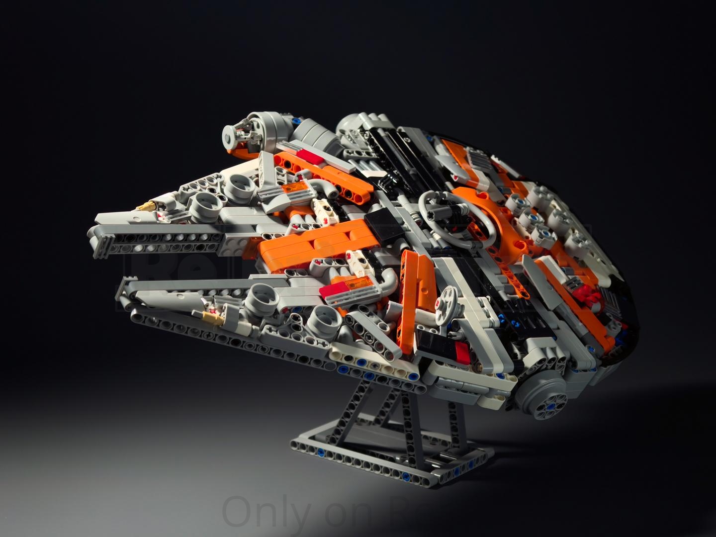 Millennium-Falcon (42128 Alternate Build)