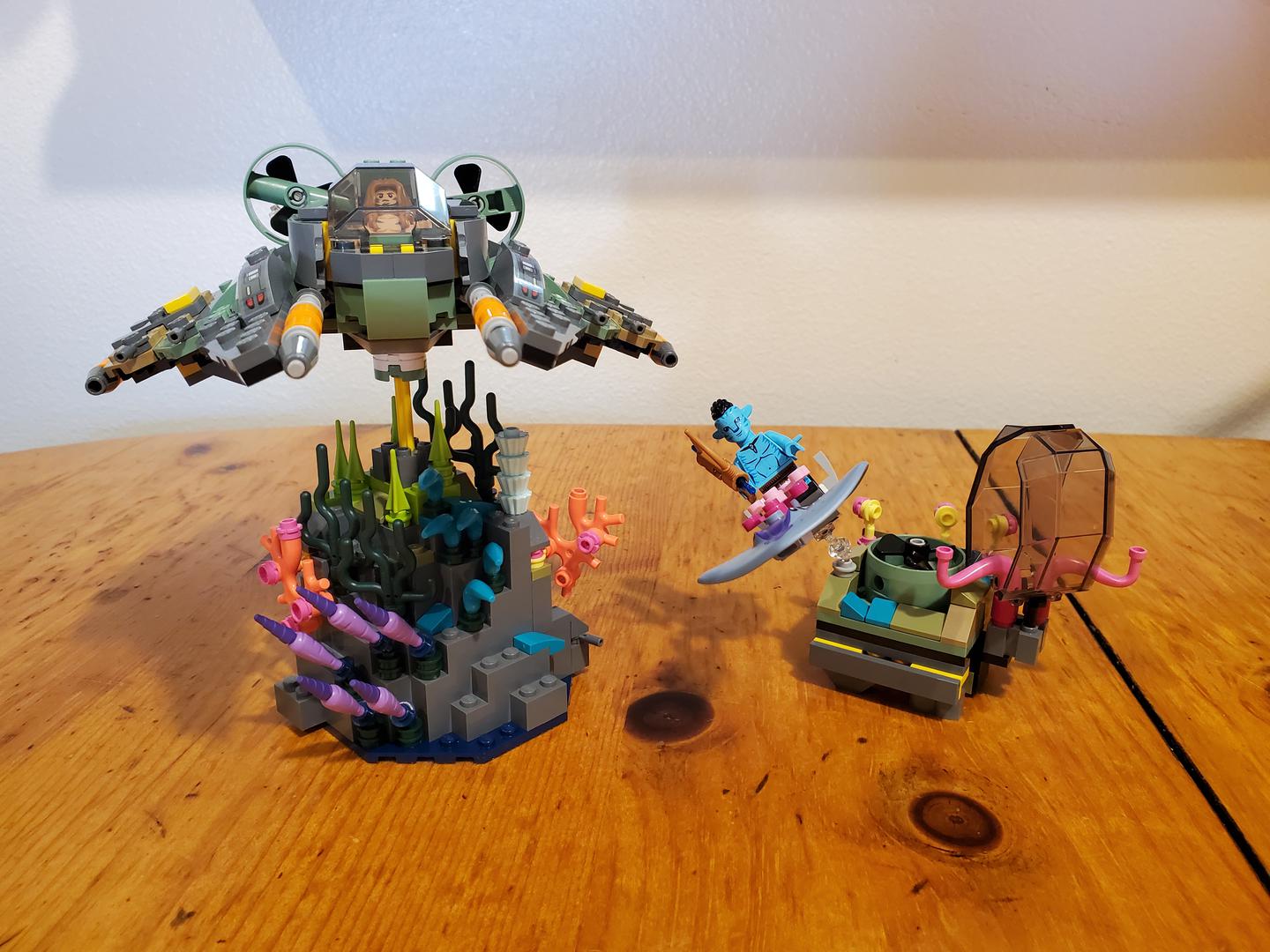 75577 Alt Build- Manta Ray Interceptor Submarine