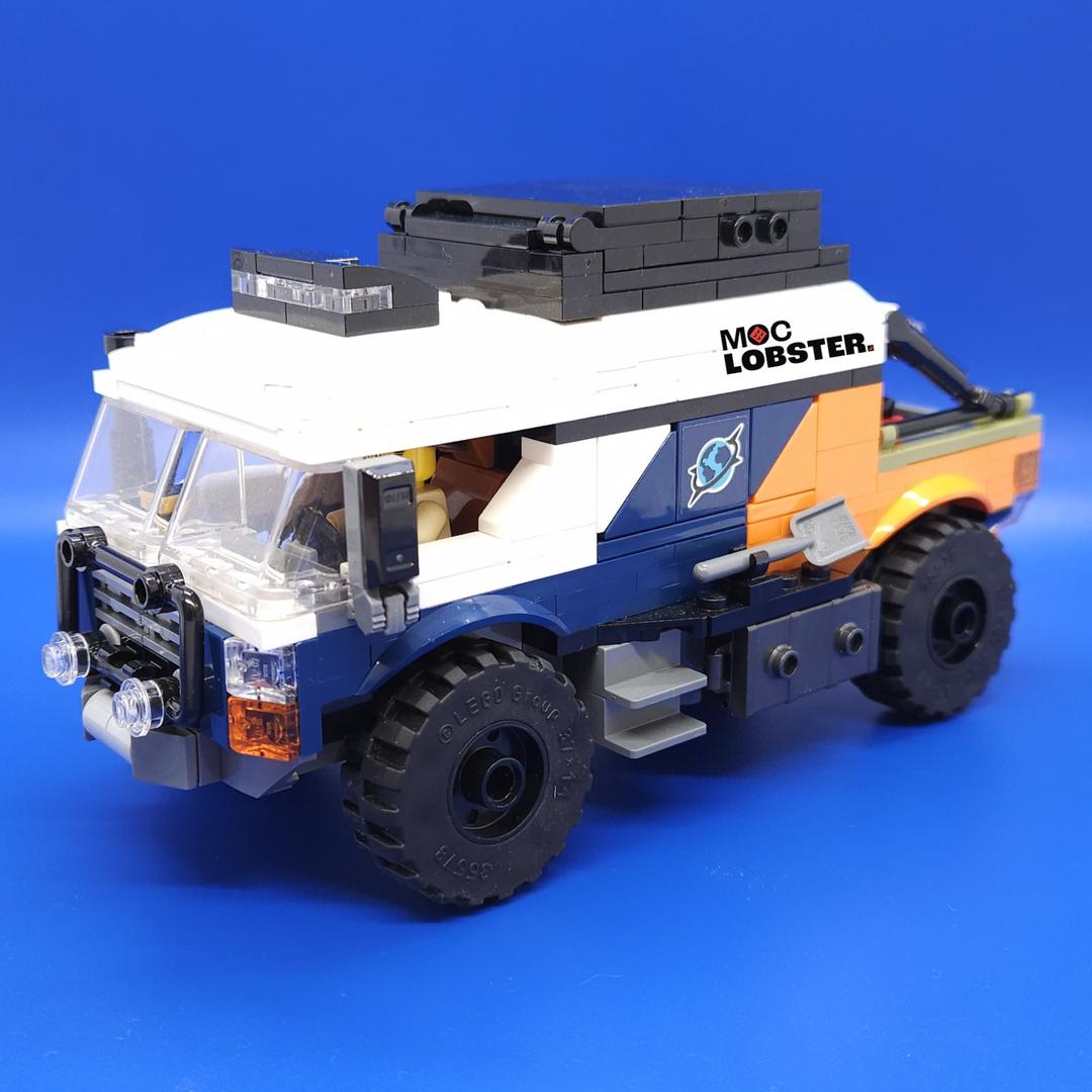 Jungle Explorer Truck 8 wide w/ roof tent