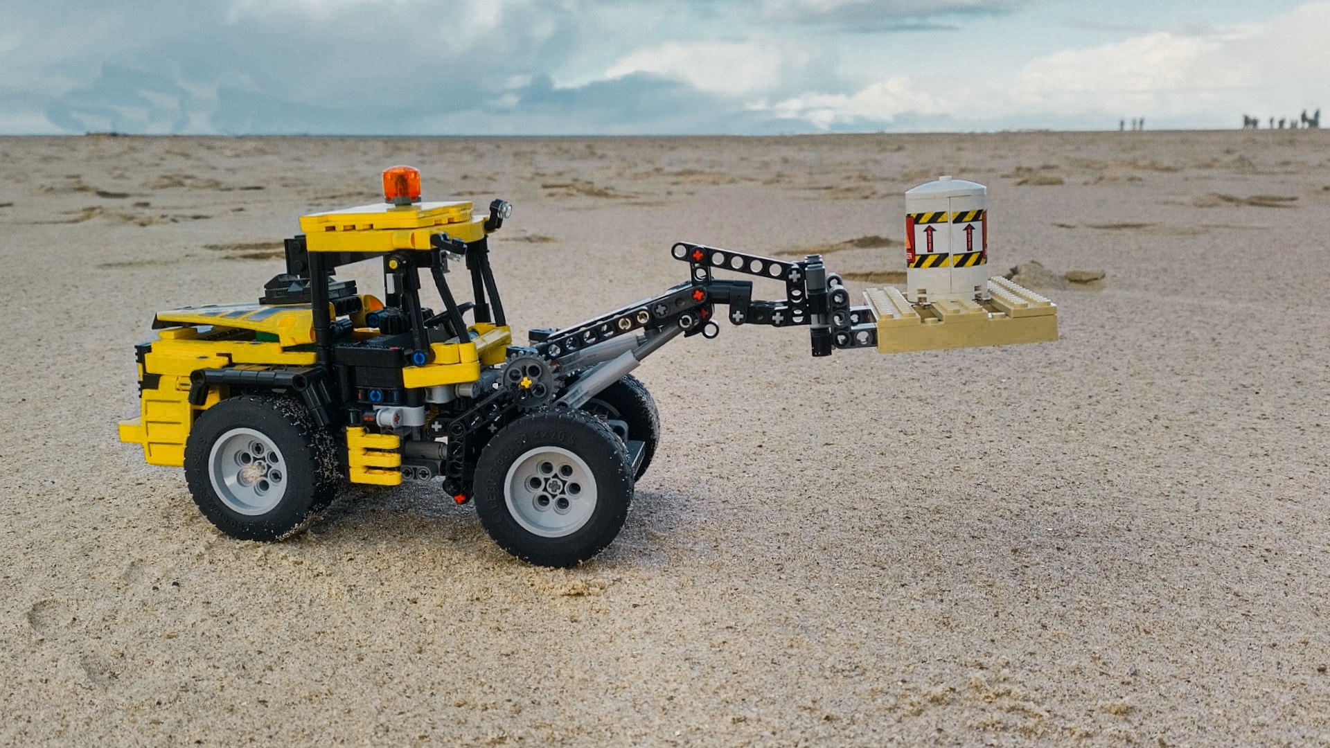 volvo L50H wheel loader in 1:21 scale