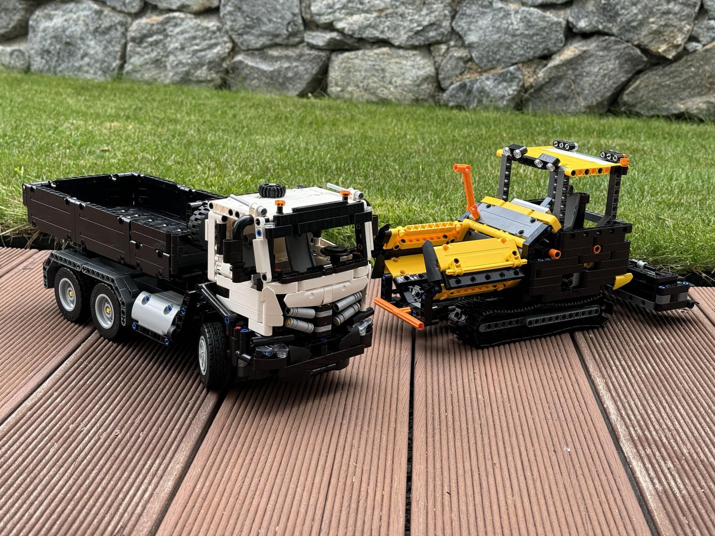 42175 B-MODEL IVECO T-way Tipper with ASPHALT PAVER