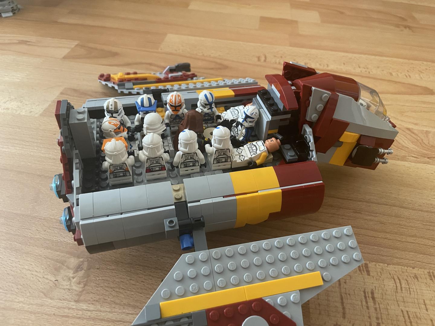 Ahsoka Tano s Nu Class Attack Shuttle 75362 75364 alternative LEGO Star Wars Eurobricks Forums