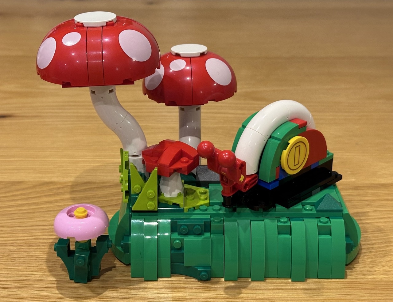 71426 Mushrooms and Snail