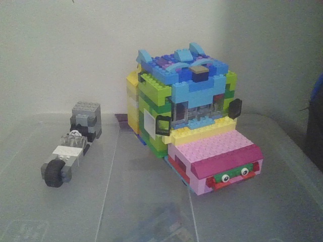 Mixel-Scale Truck &amp; Nixel-Scale Motorbike