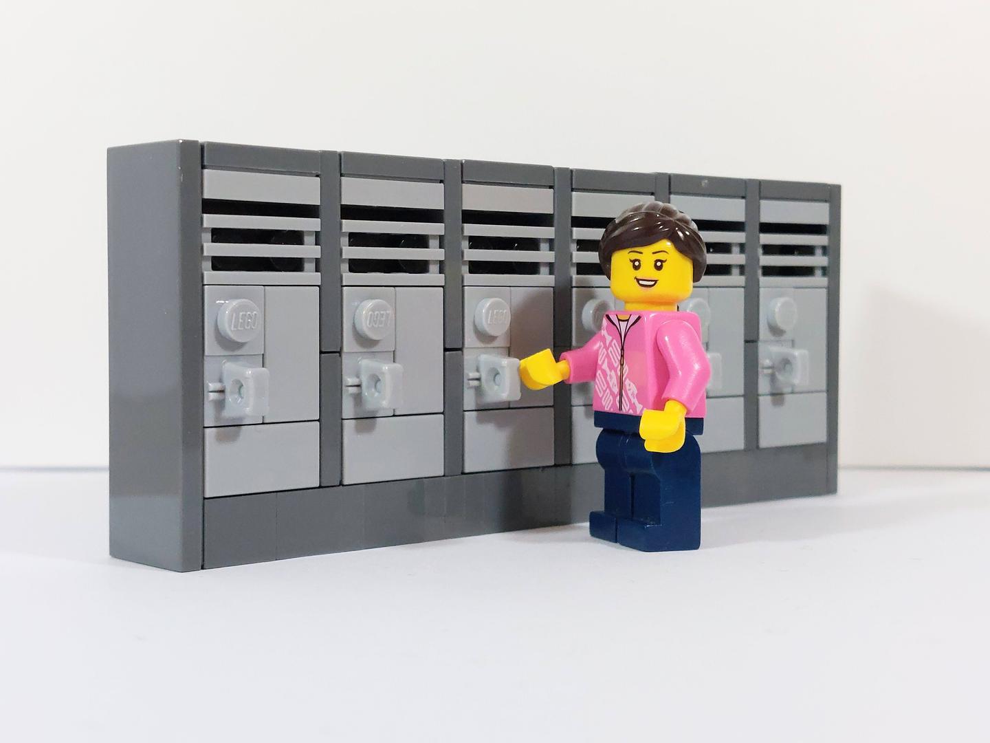 Lockers - minifigure scale