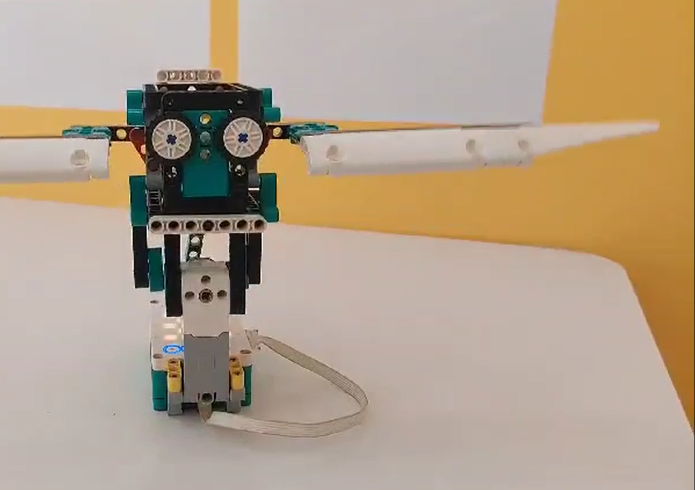 MECHANICAL BIRD LEGO 51515- ROBOT INVENTOR