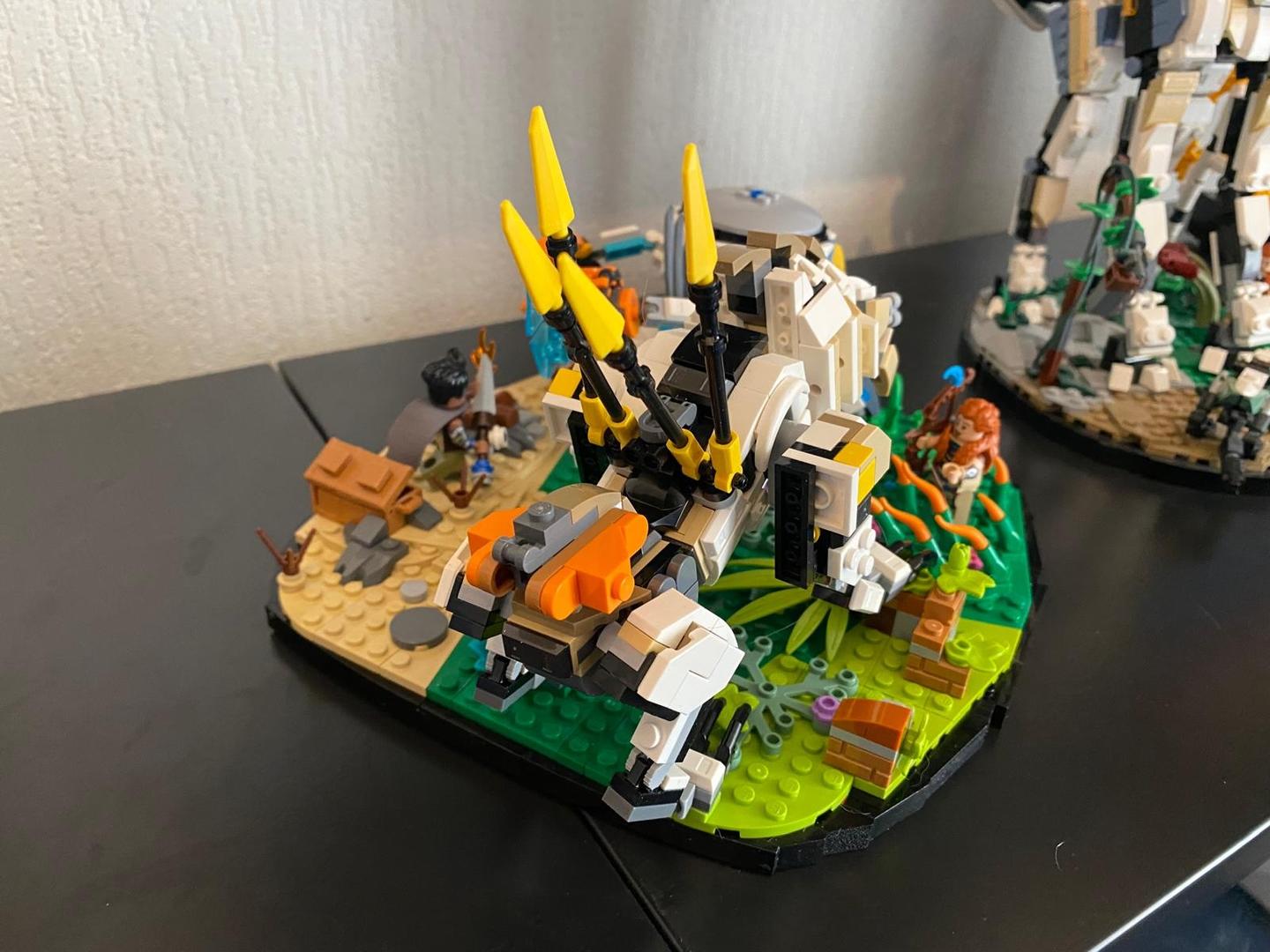 Display base for 77037 Aloy &amp; Varl vs. Shell-Walker &amp; Sawtooth