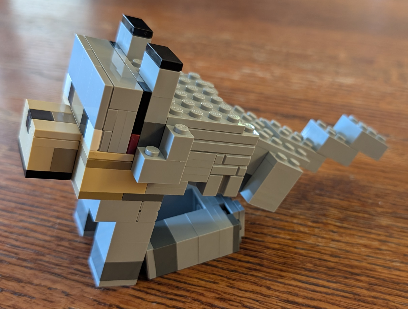 21261 Sitting/Standing Wolf alternate build