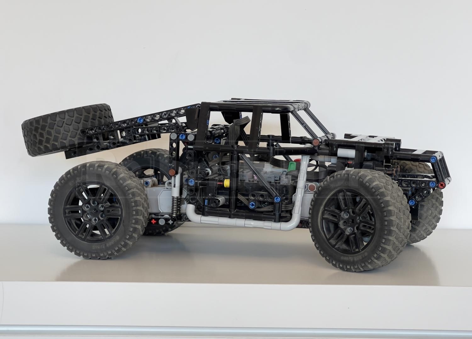 4x4 TROPHY TRUCK (1:11 Scale)