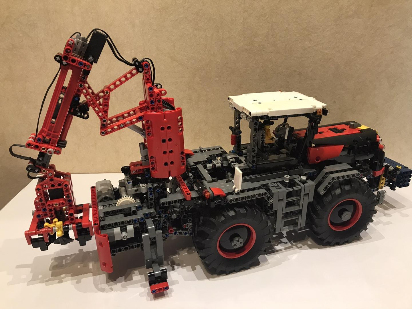 MOC 42054 CLAAS XERION 5000 remote-controlled