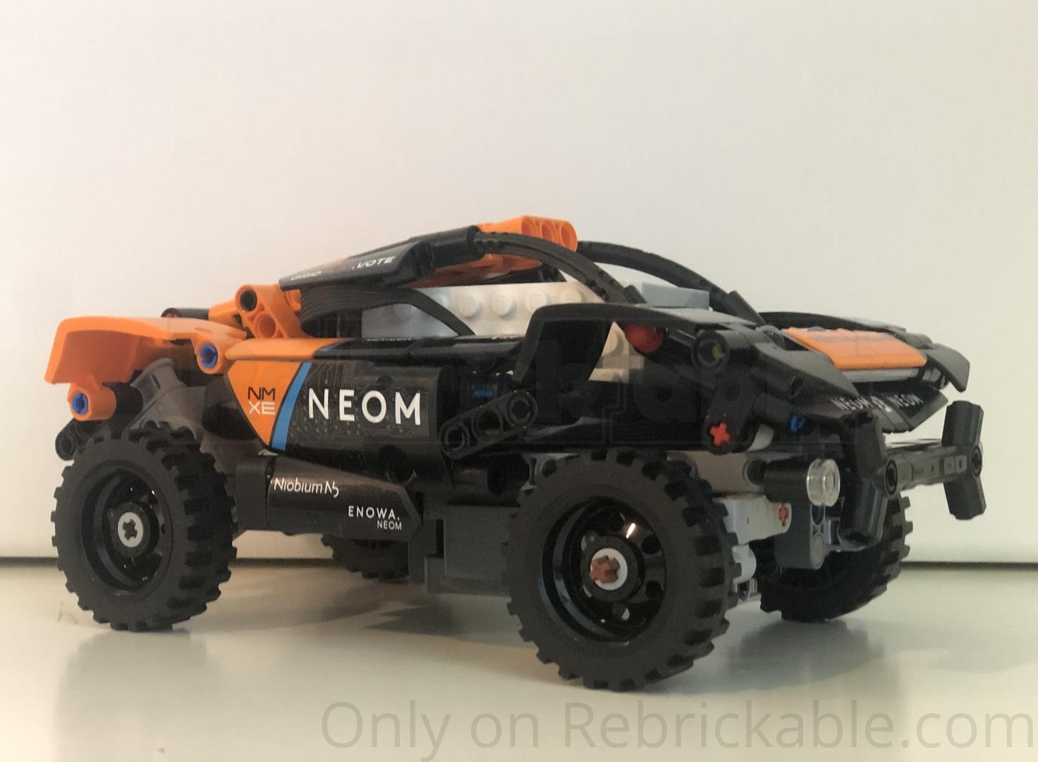 LEGO Technic NEOM McLaren (Motorized)