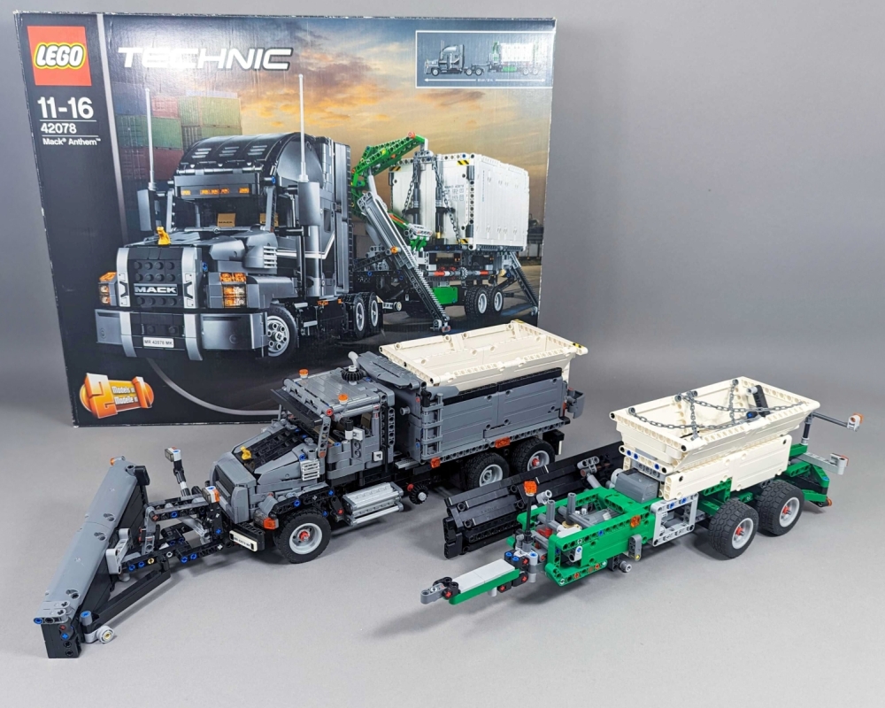 42078 alternate - Mack Granite Snow Plow