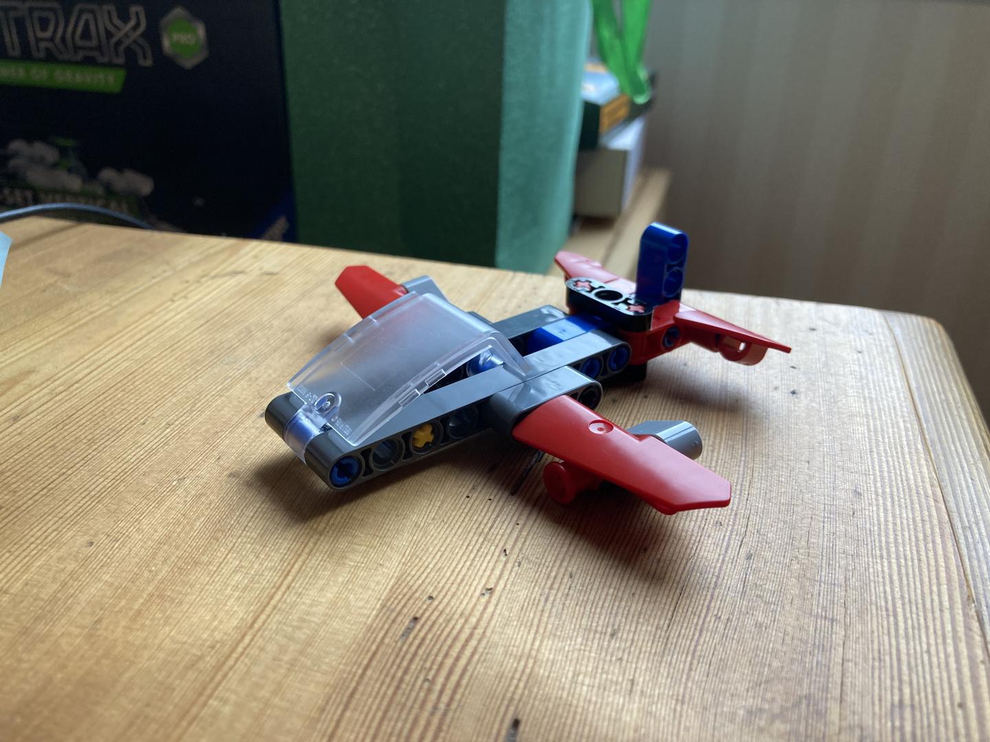 42148 alt. build: Airplane (Jet)