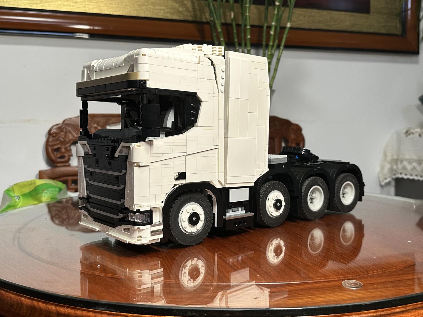 SCANIA R 8X4 tractor