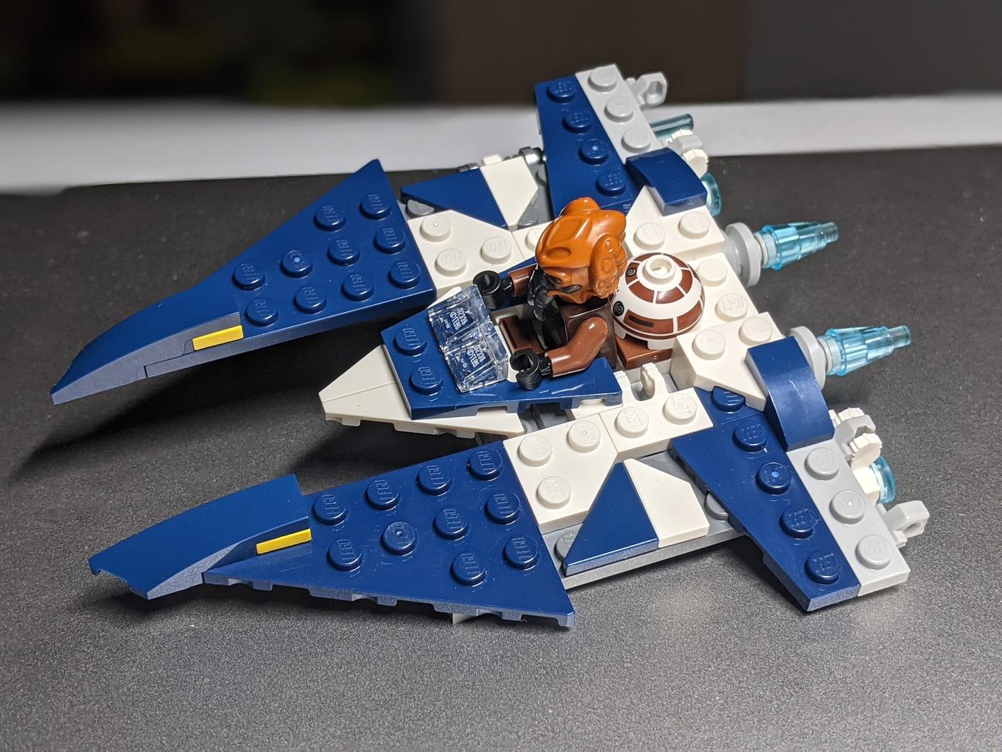 75400 Plo Koon's Mandalorian Fang Fighter Microfighter alternate build