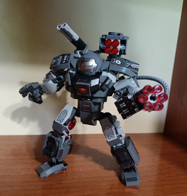 Ultimate War Machine mecha - sets 76124 &amp; 76277 combination