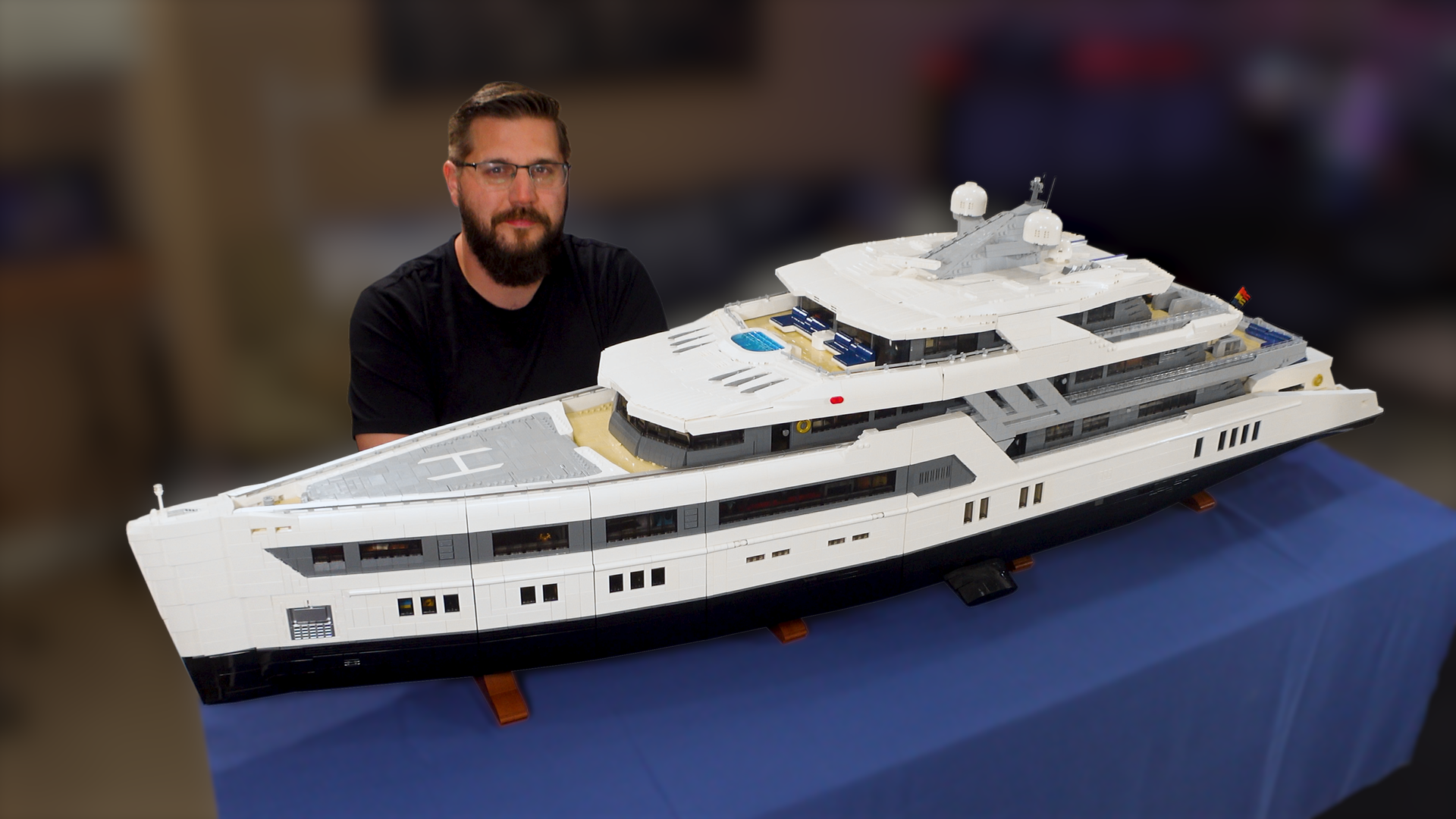 Ultra MEGA Yacht - 48,000 Parts - Mini-Fig Scale