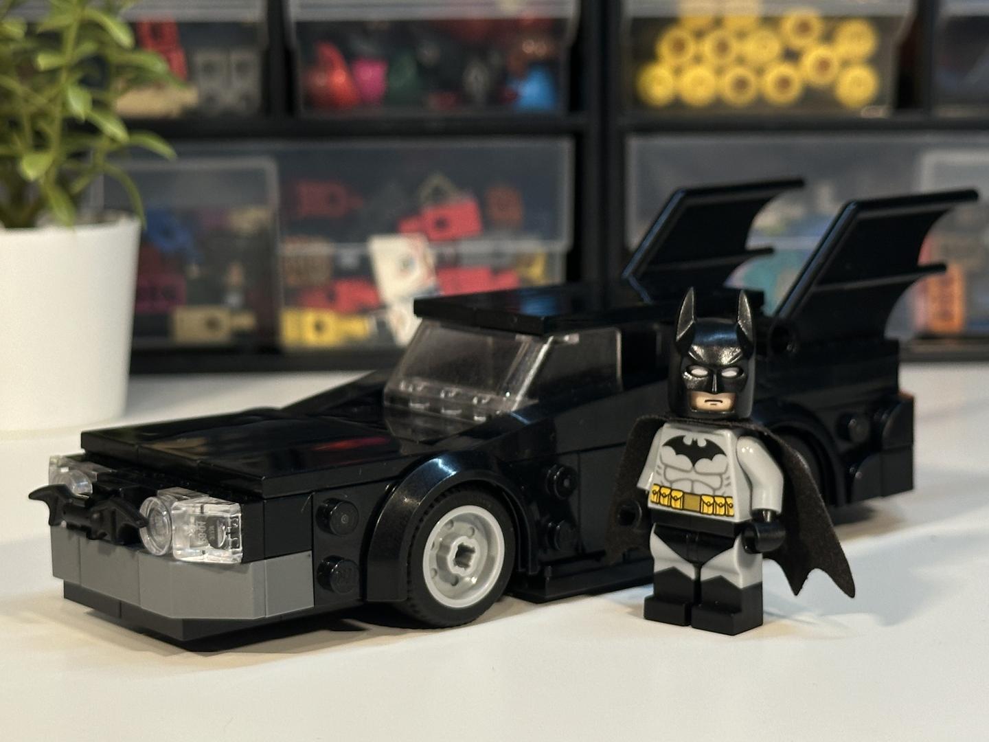 Comic Batmobile (6 Wide)
