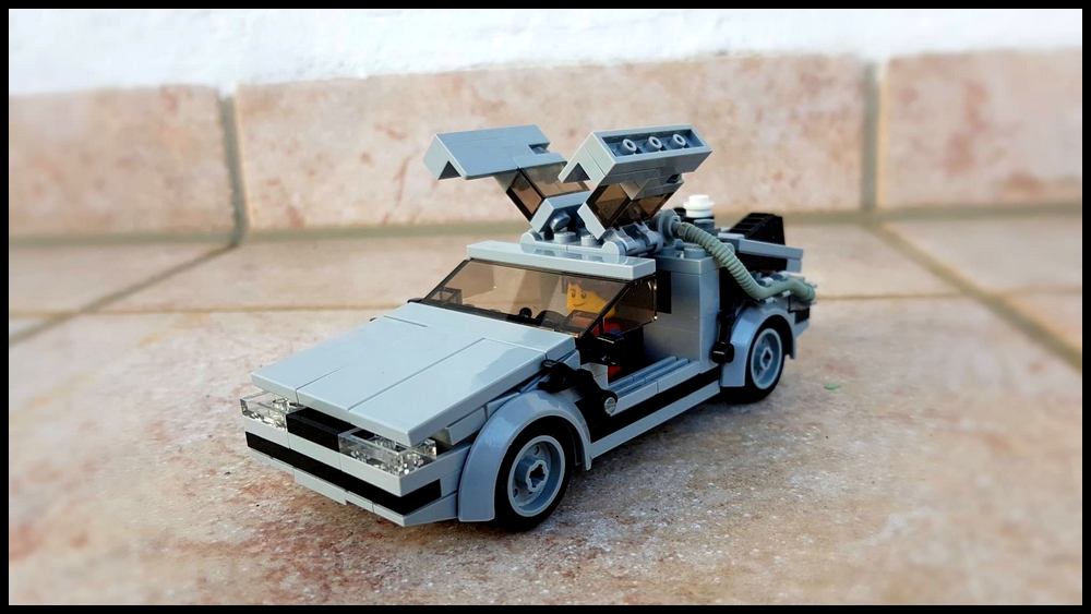 Delorean from BACK TO THE FUTURE in minifig scale