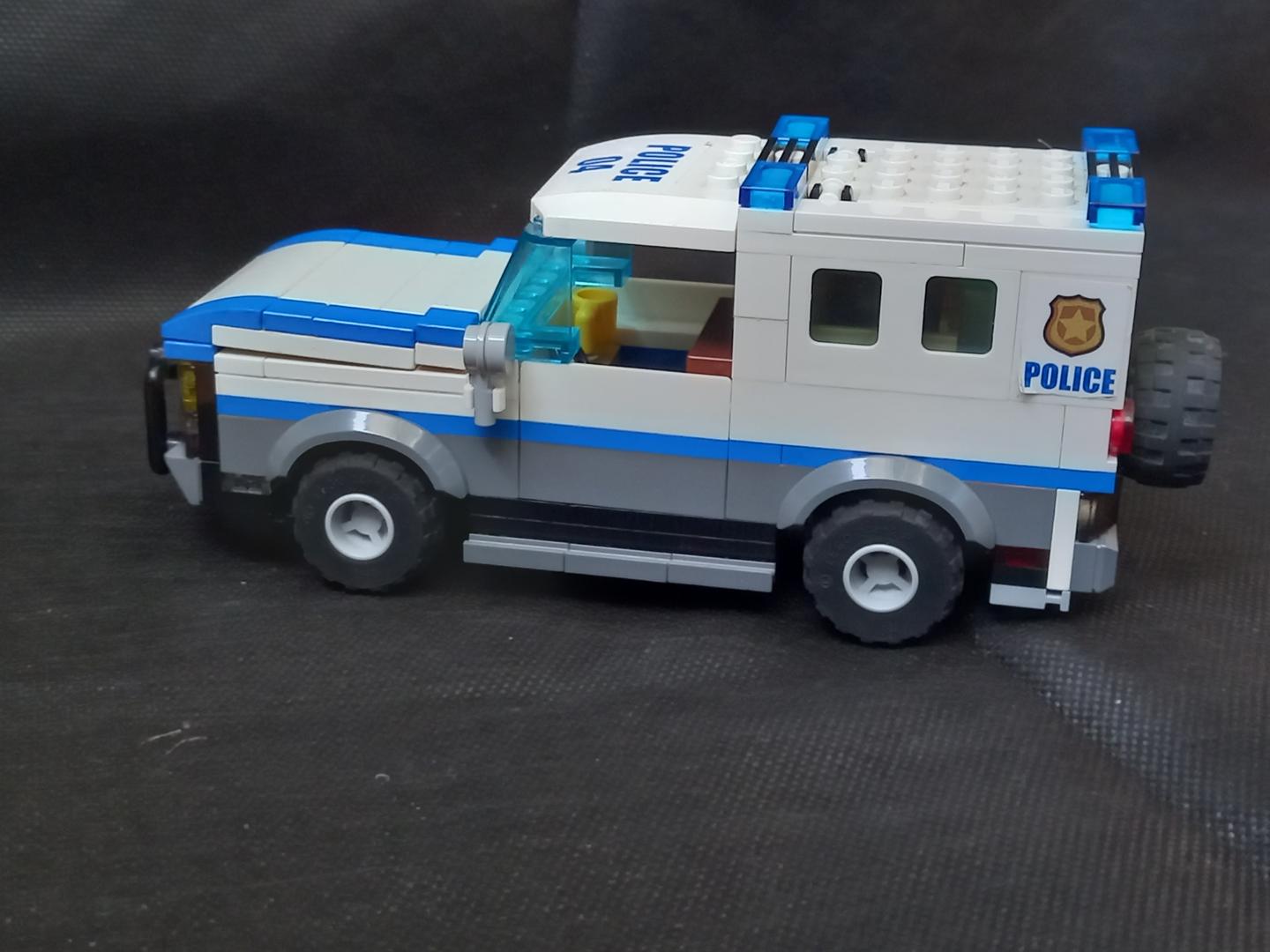 vehicule garde forestier