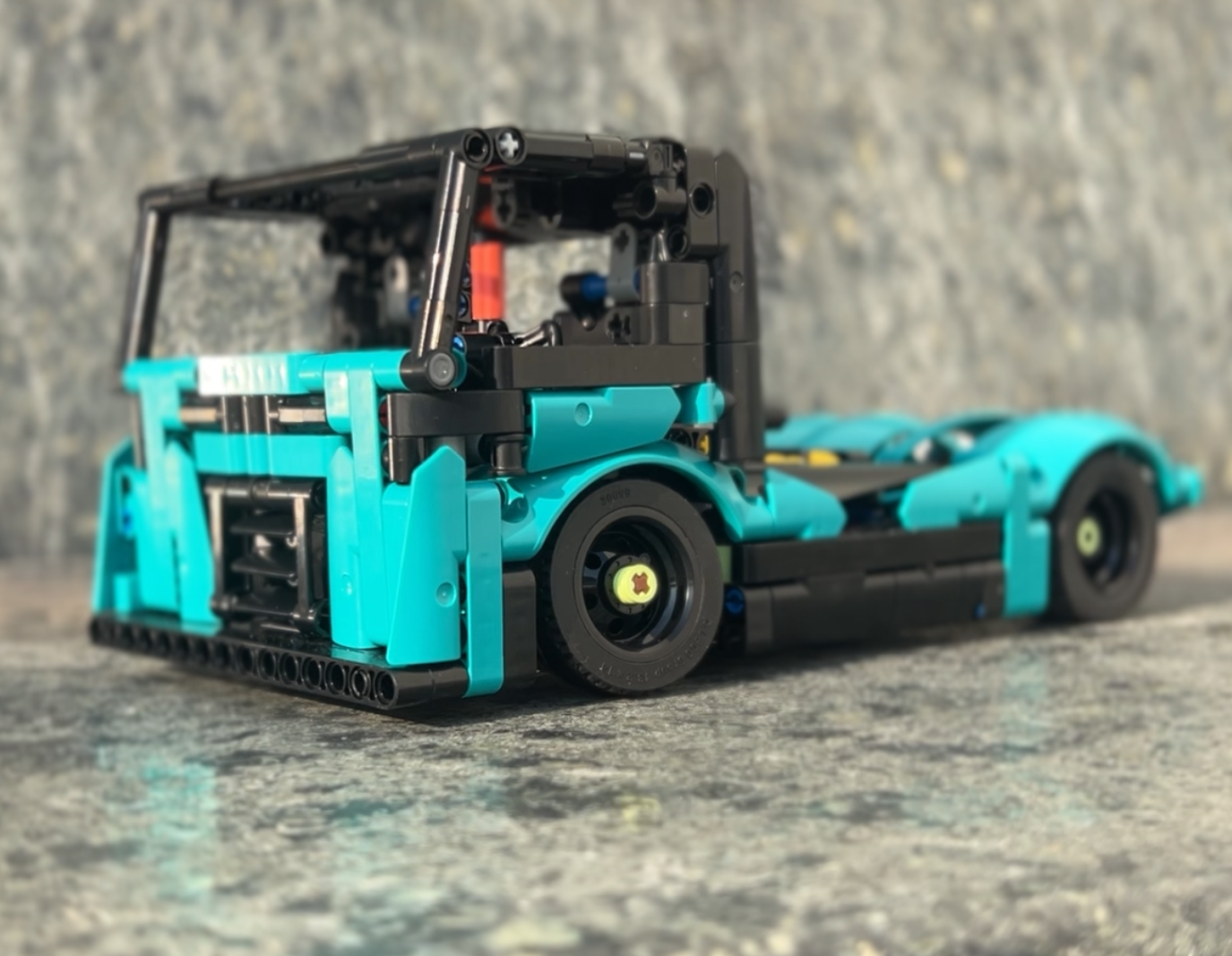 Lego Technic 42208 alt build race truck with full suspension