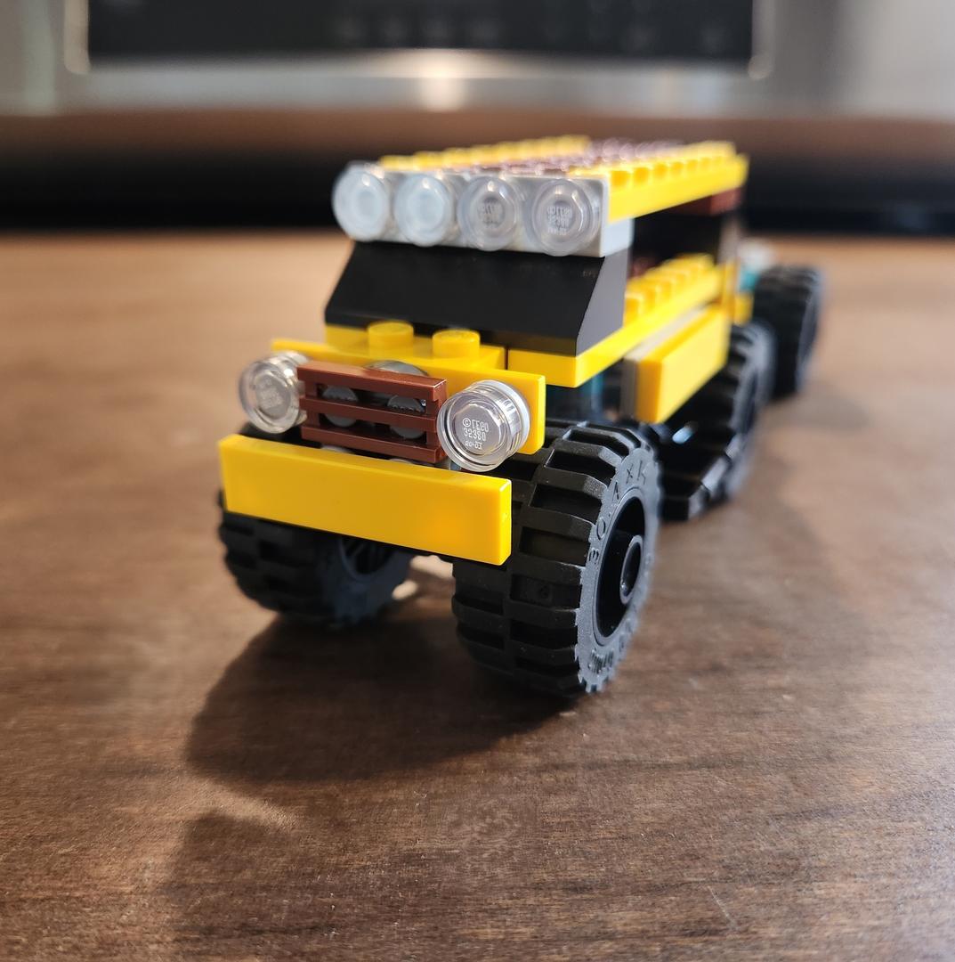 30594 (x2) Off-Road SUV and Trailer